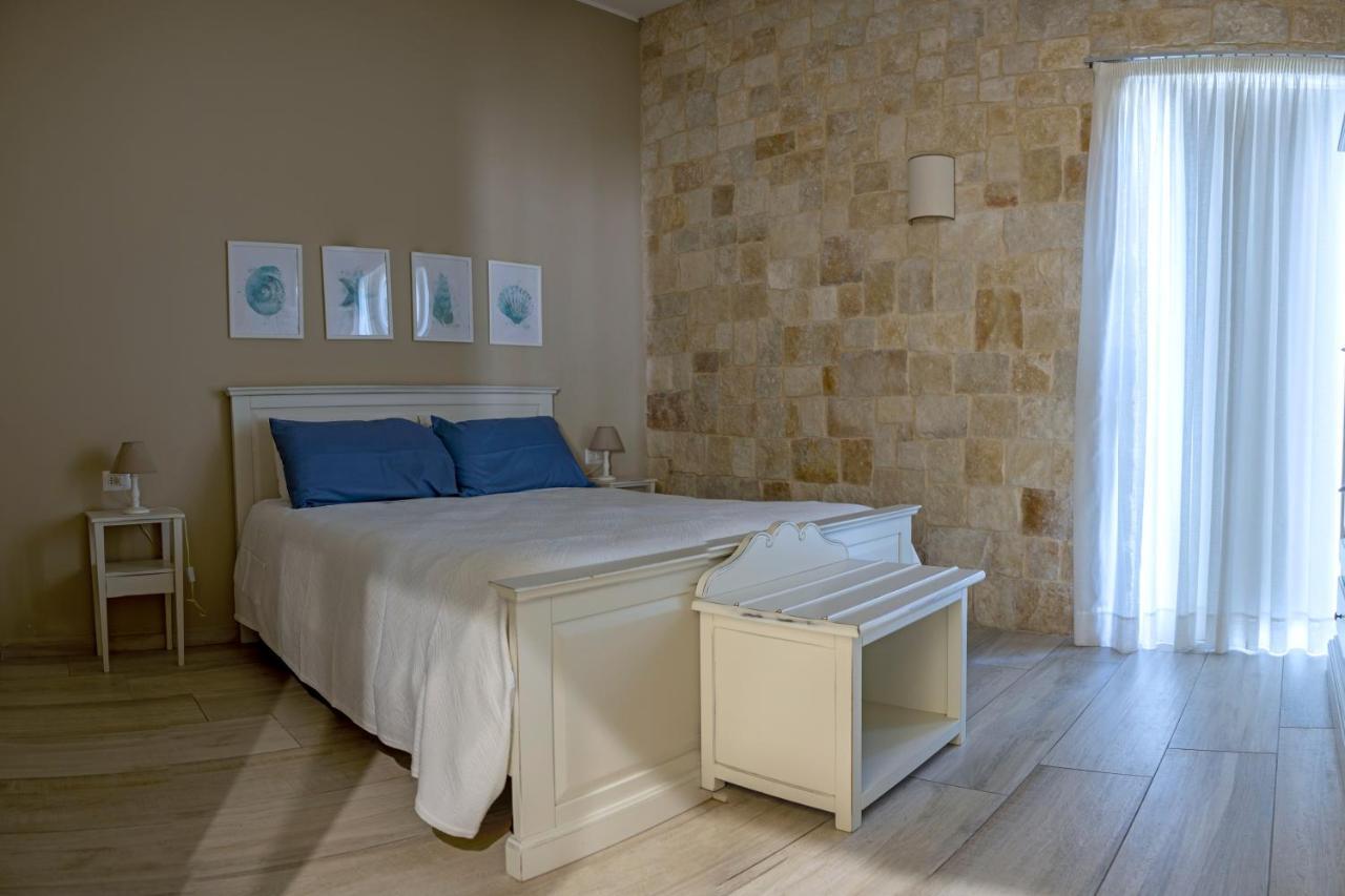 Torrelama Room & Breakfast Trani Eksteriør bilde